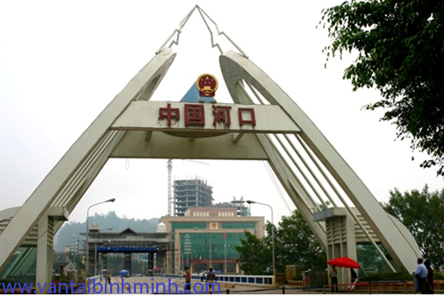 Rail transport at Hekou port of China